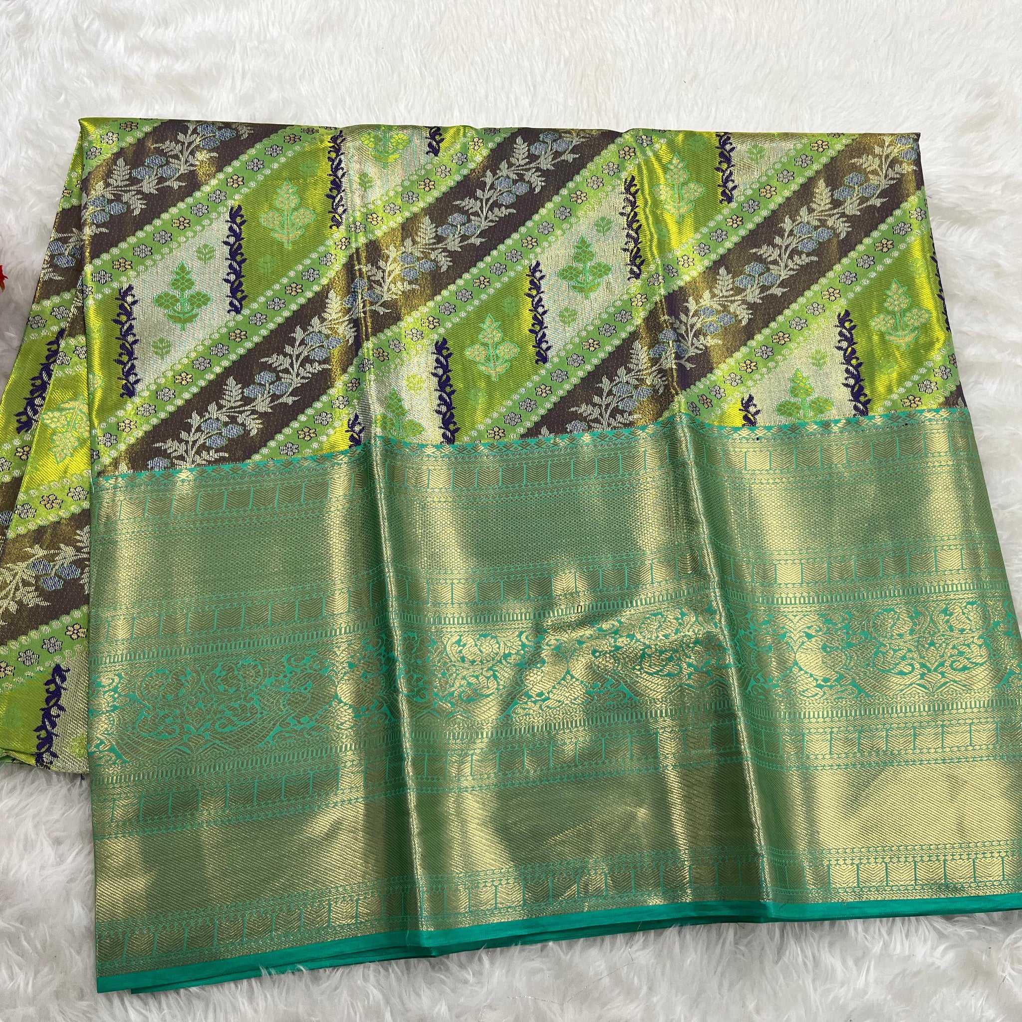 (5–10 Year) Lehenga – Unstitched (Blouse + Material)