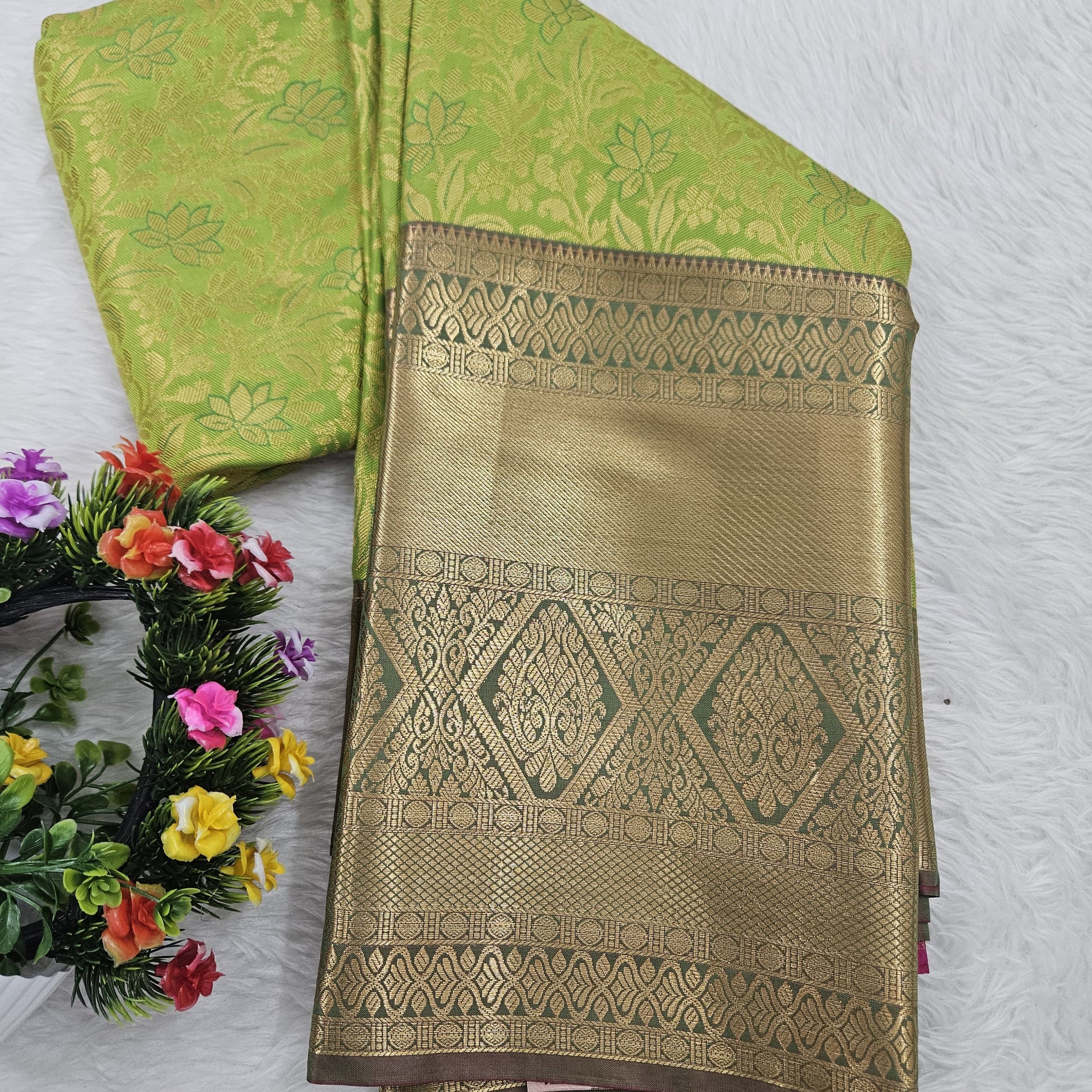 Semi kanchi pattu resham saree