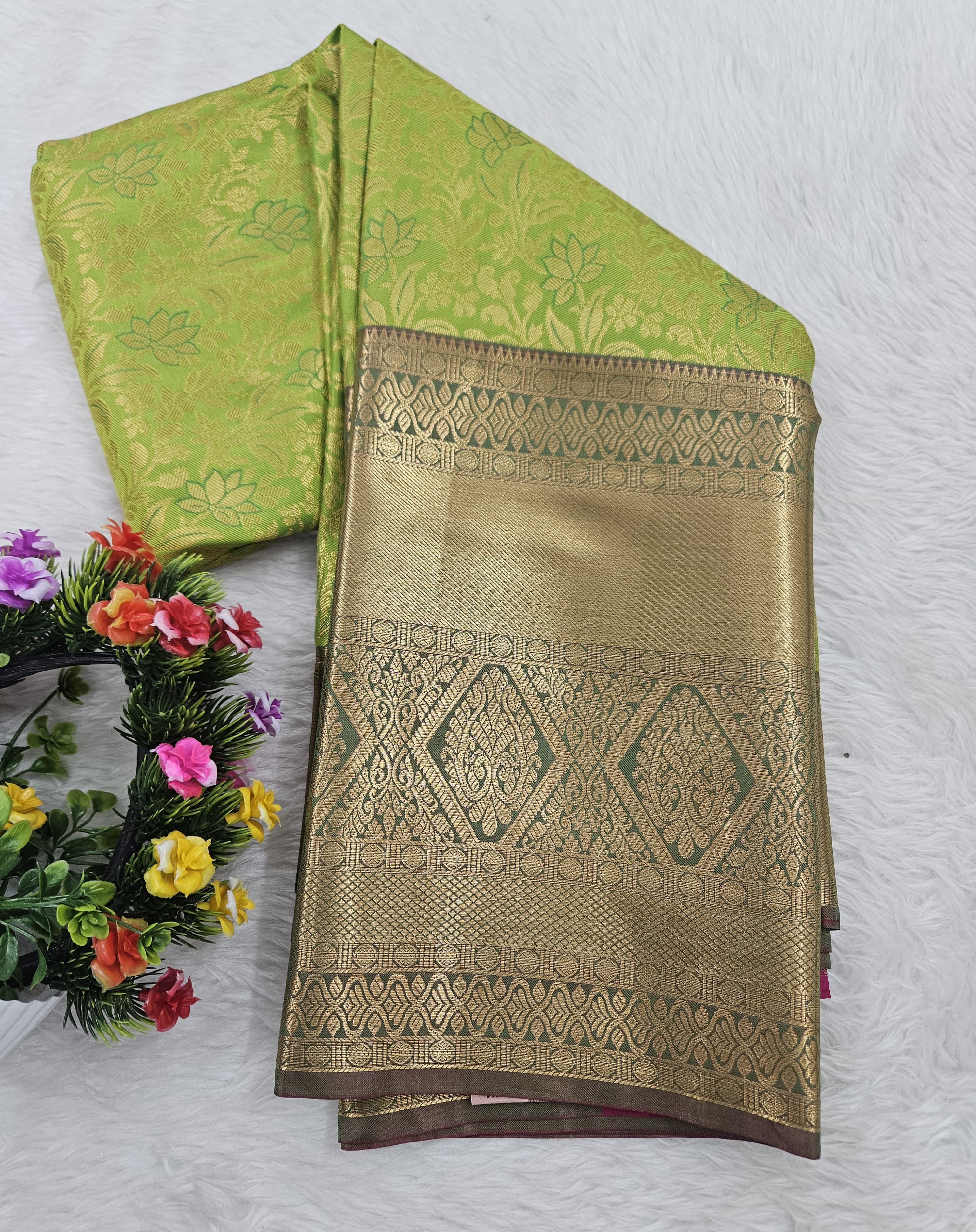 Semi kanchi pattu resham saree