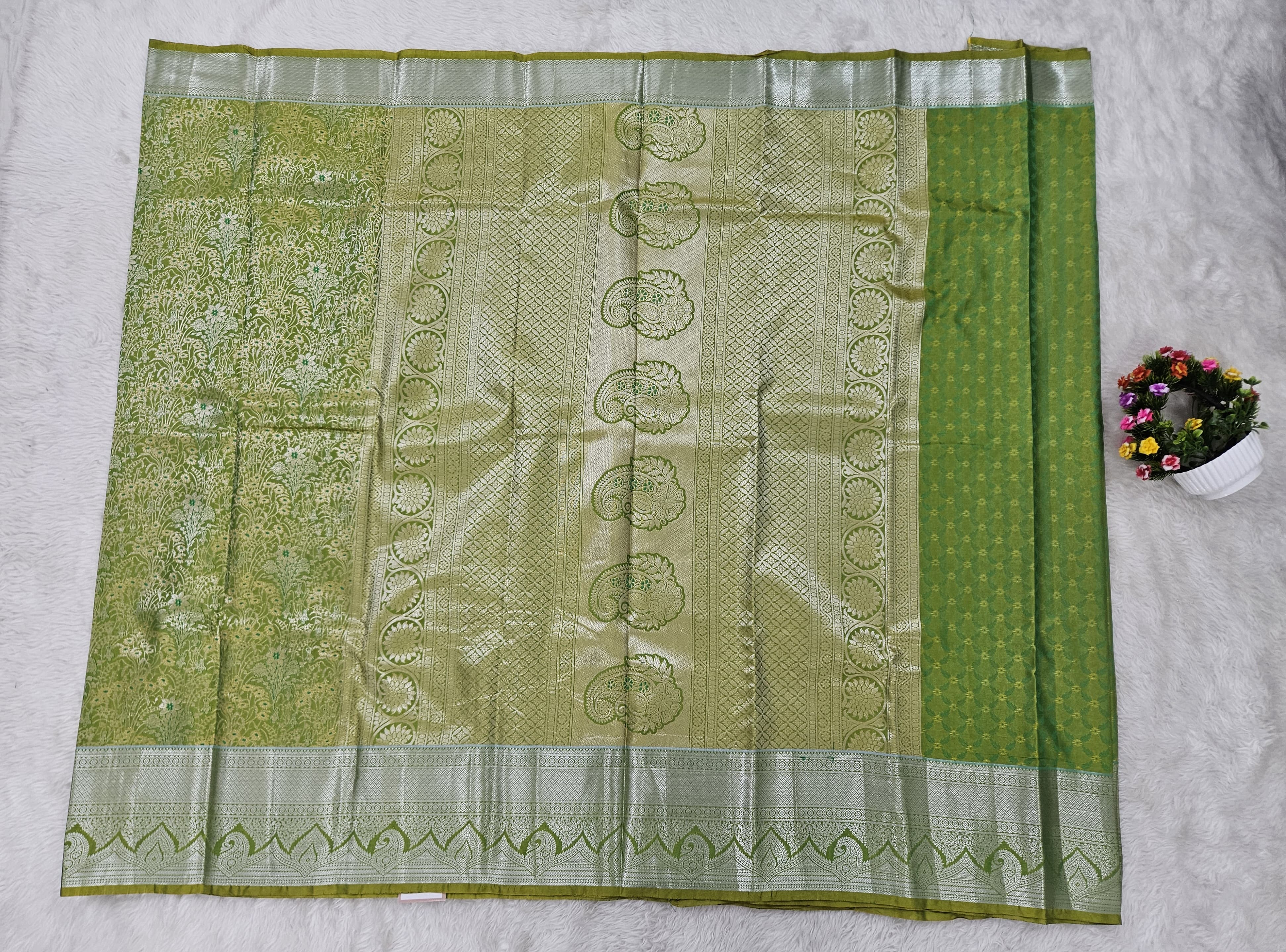 Semi kanchipattu resham saree