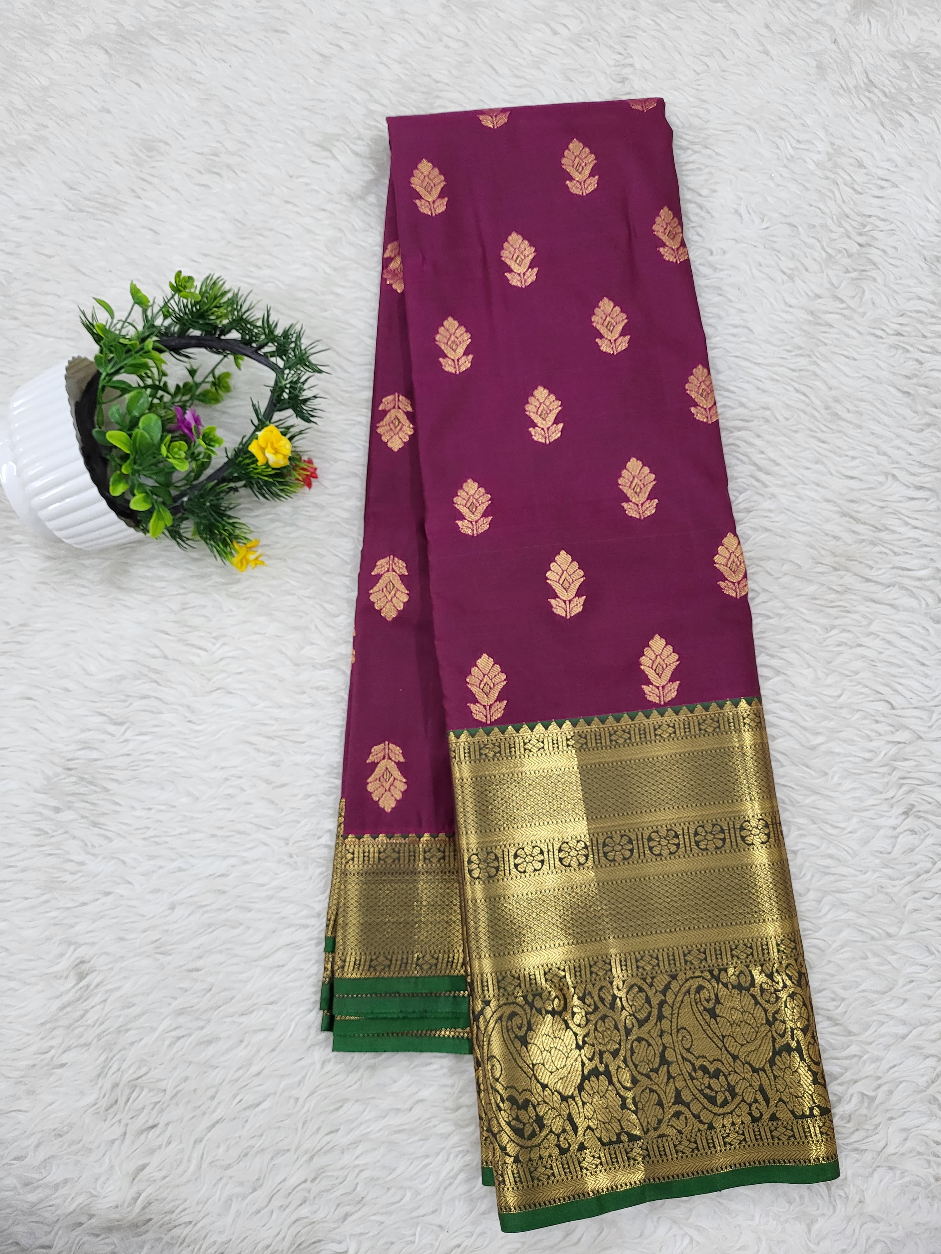 Semi kanchipattu Resham Butta Saree