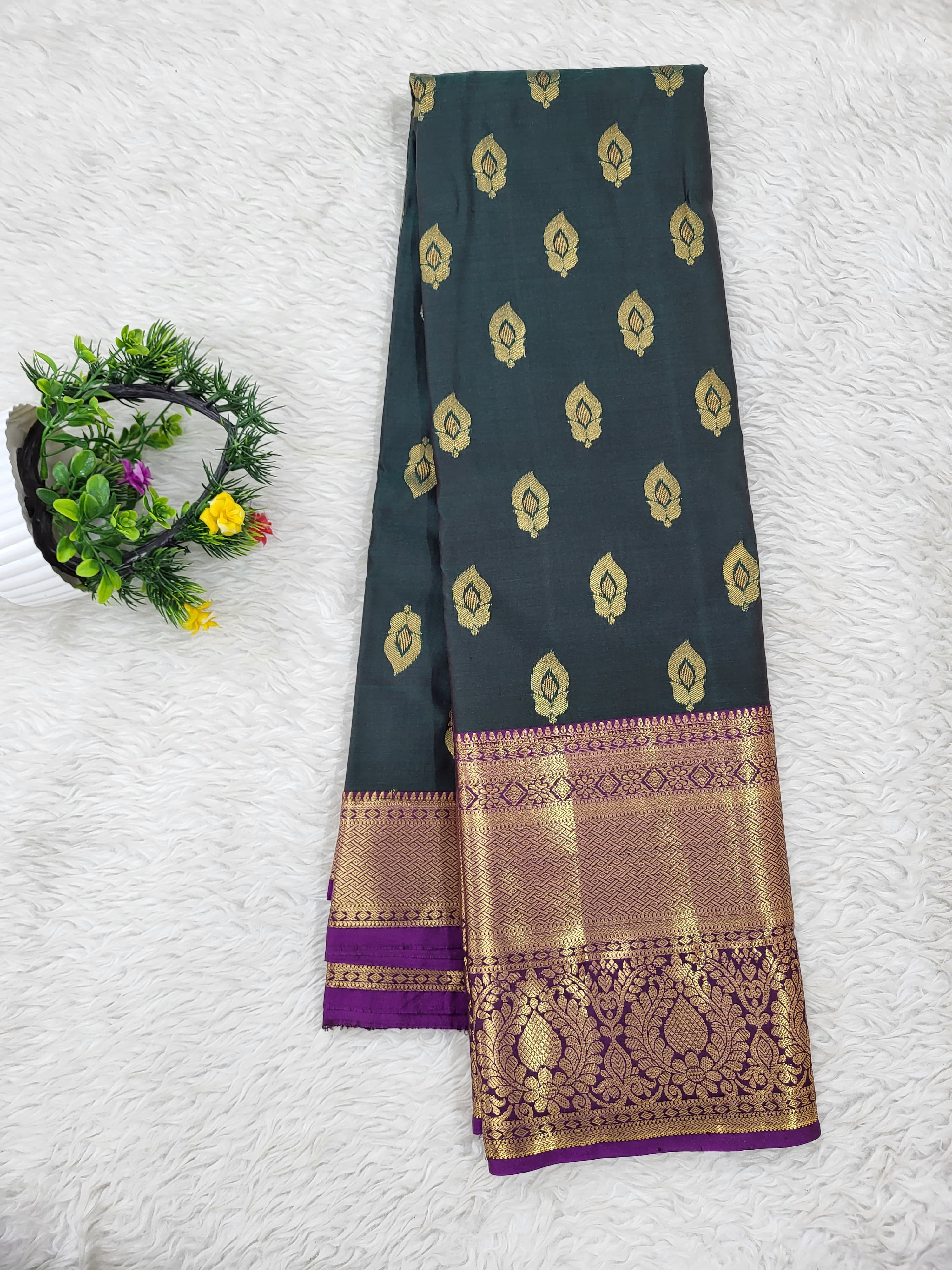 Semi kanchipattu Resham Butta Saree