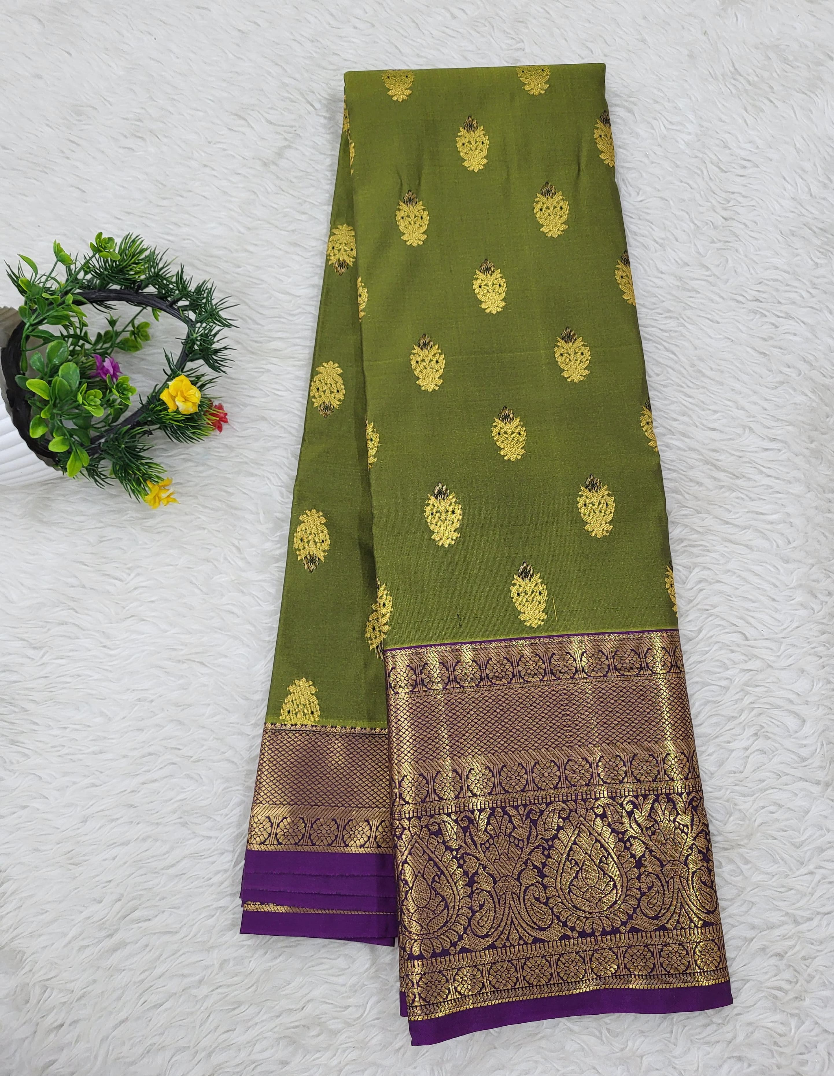 Semi kanchipattu Resham Butta Saree