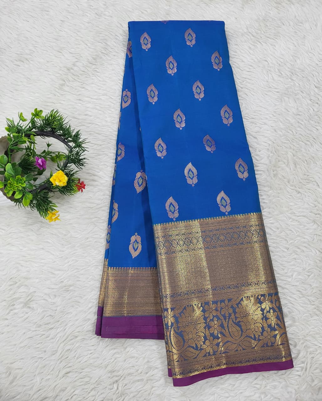 Semi kanchipattu Resham Butta Saree