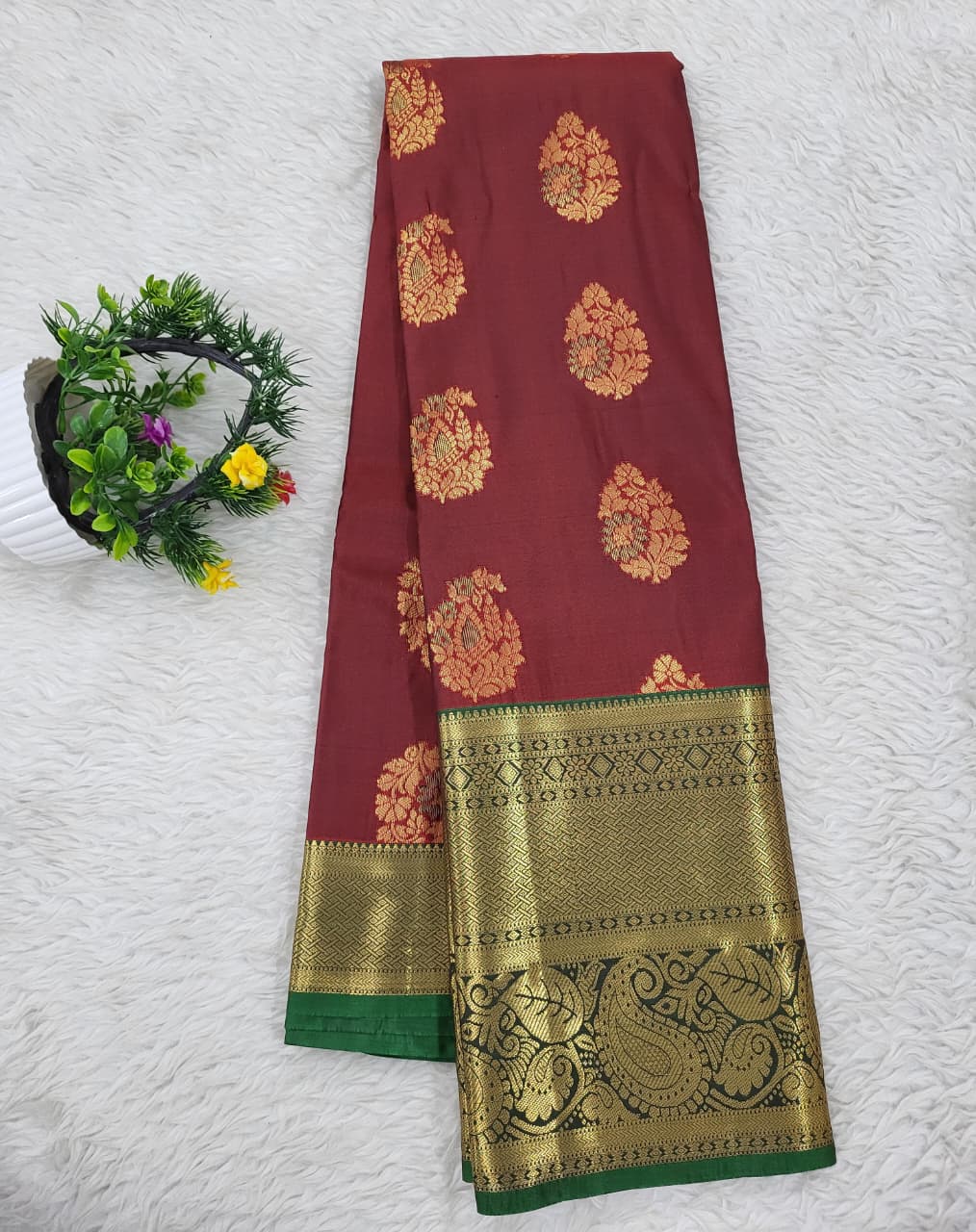Semi kanchipattu Resham Butta Saree