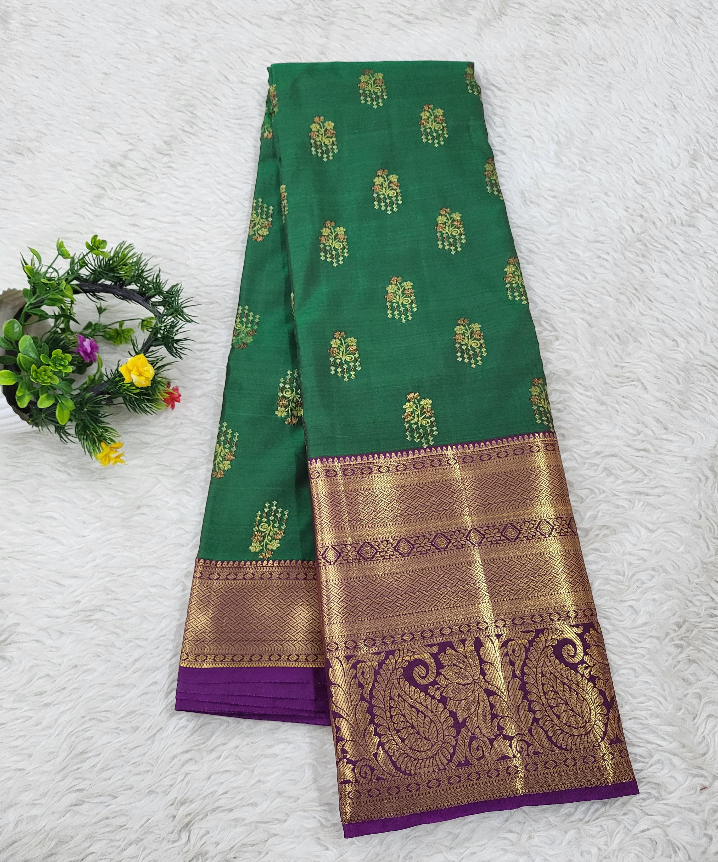 Semi kanchipattu Resham Butta Saree