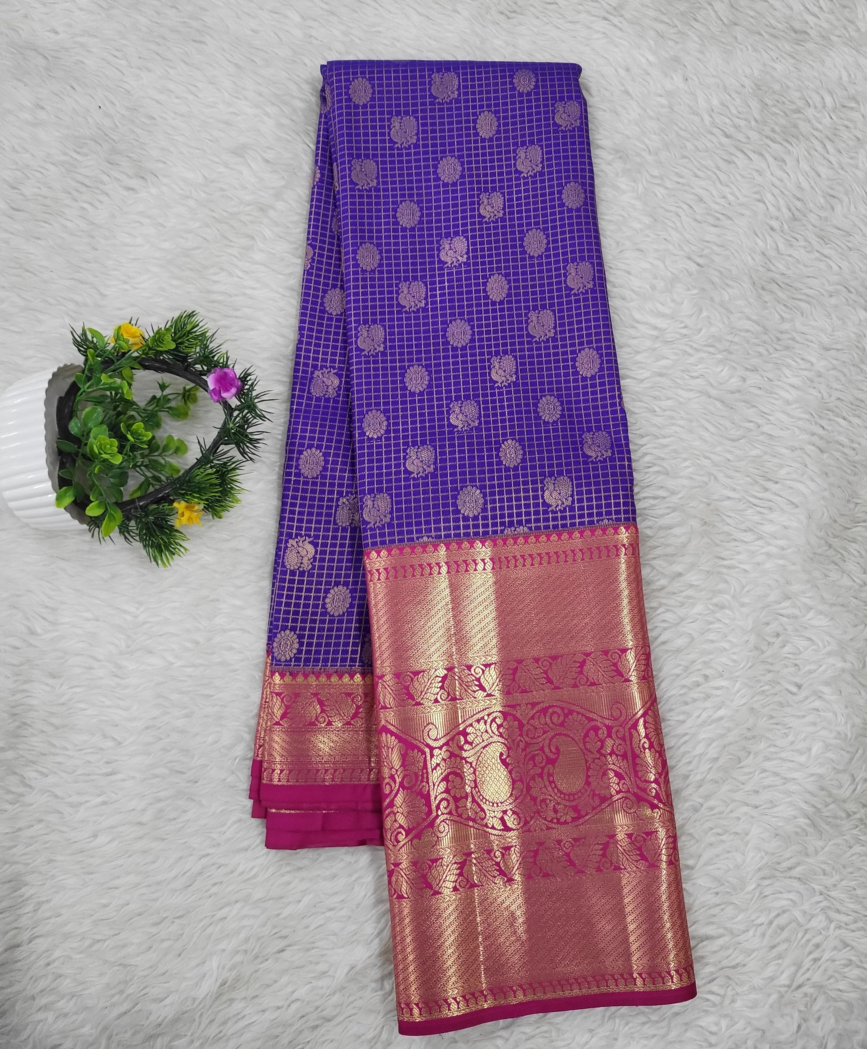 Semi kanchipattu Resham Cheeks Saree