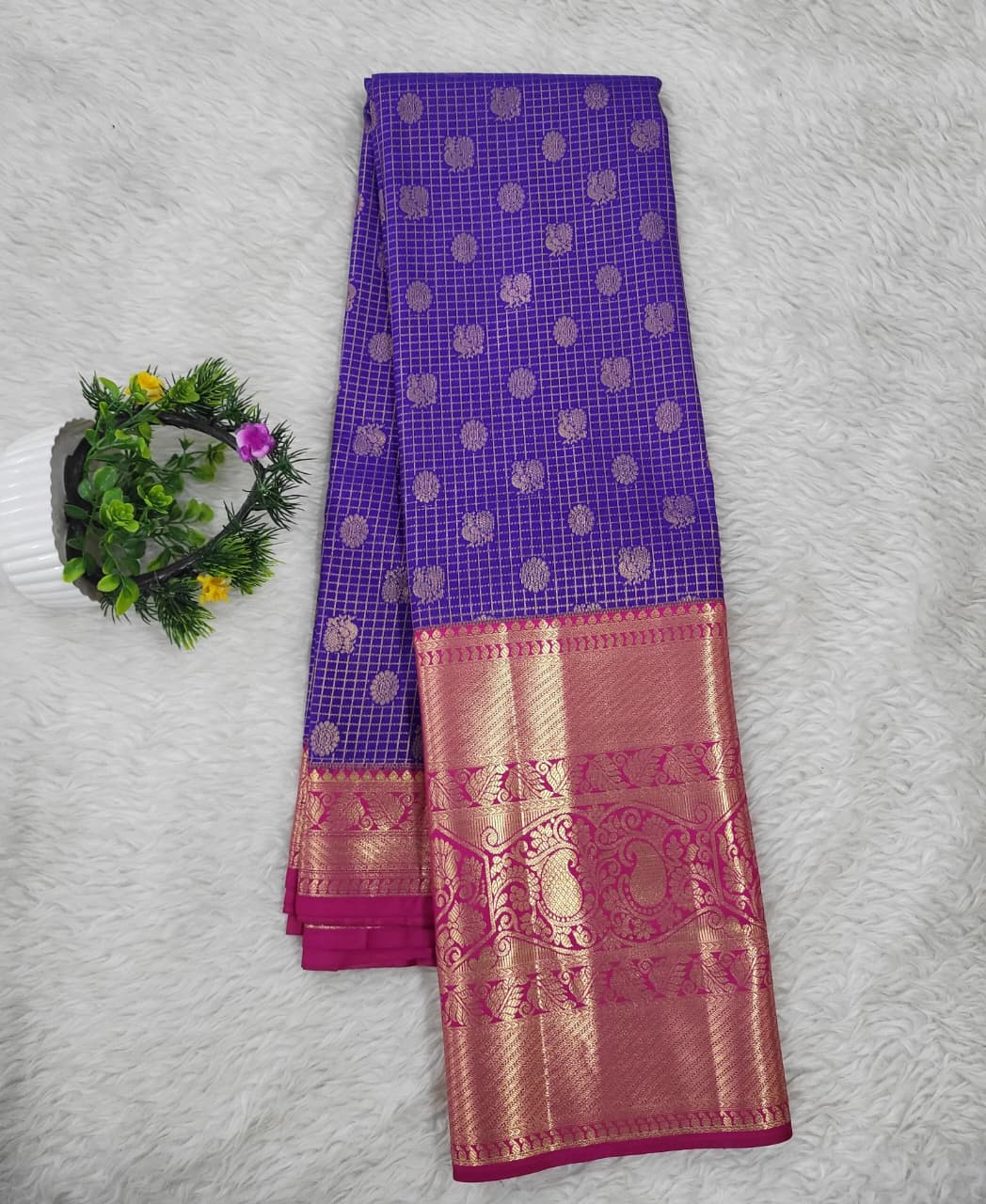 Semi kanchipattu Resham Cheeks Saree