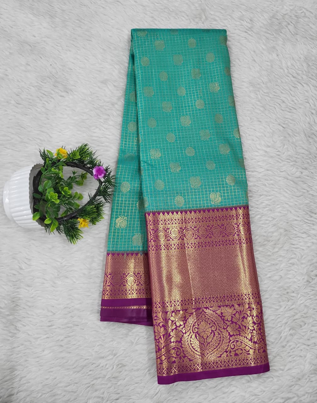 Semi kanchipattu Resham Cheeks Saree