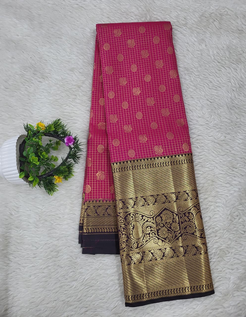 Semi kanchipattu Resham Cheeks Saree