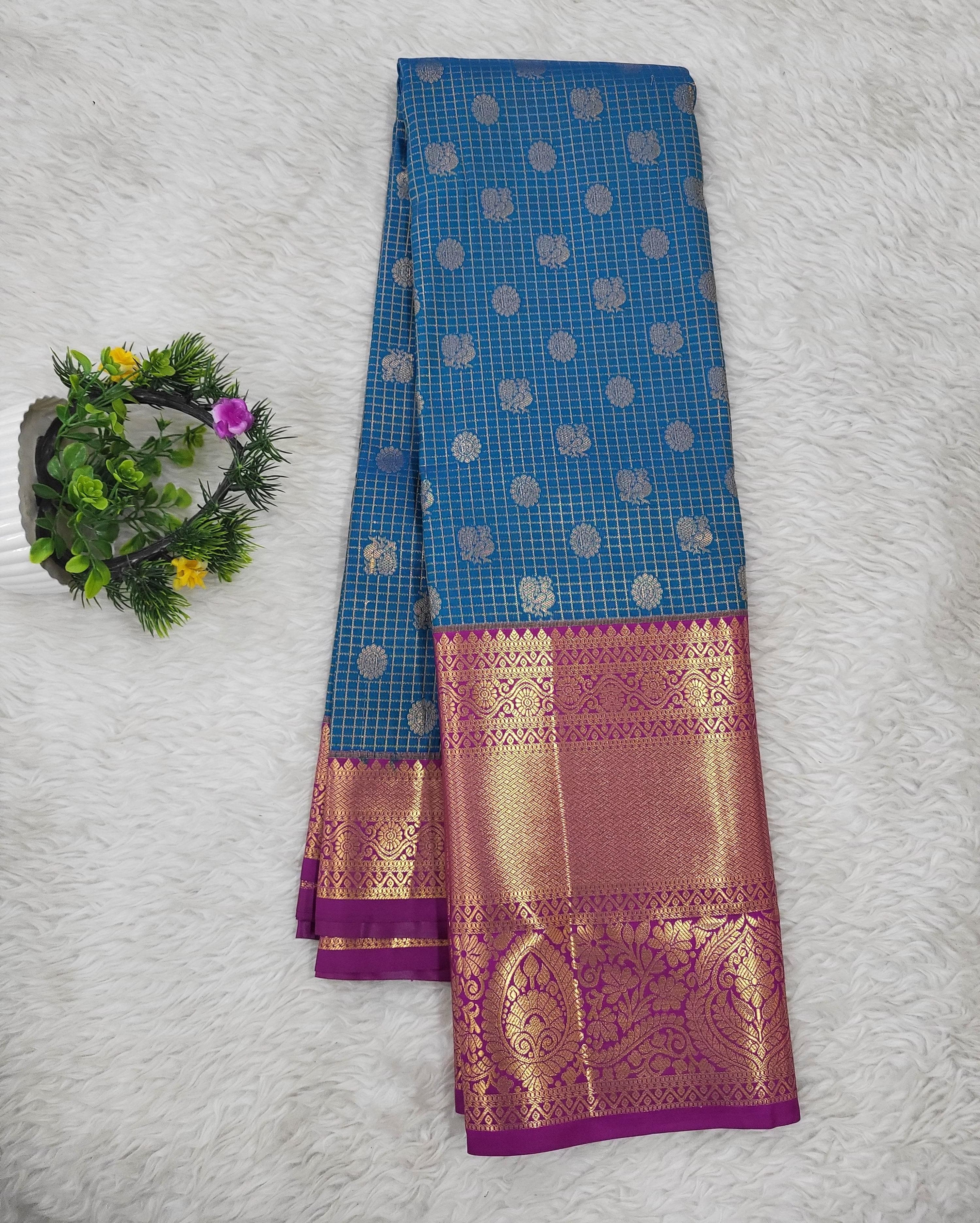Semi kanchipattu Resham Cheeks Saree