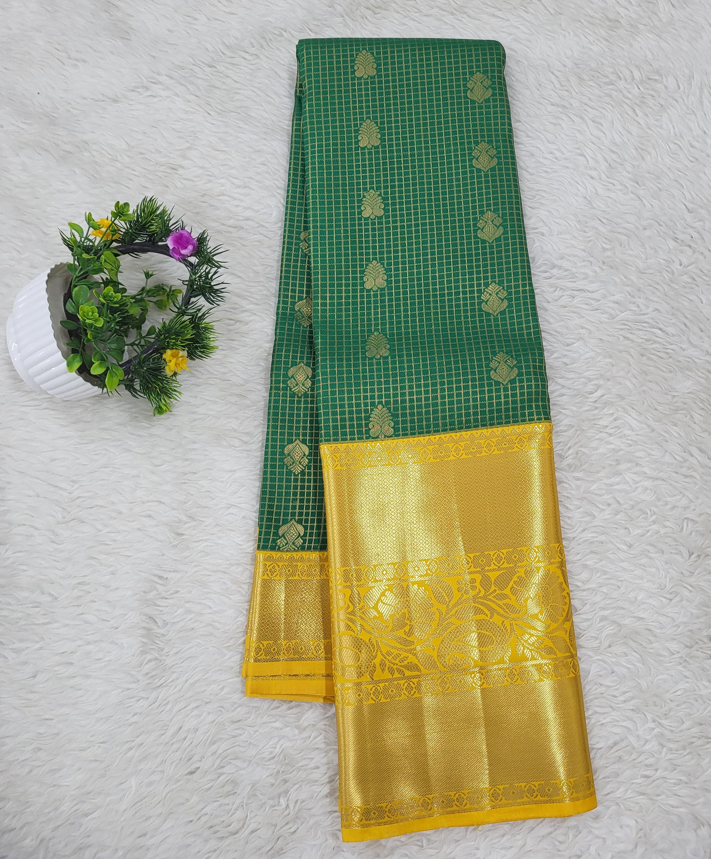 Semi kanchipattu Resham Cheeks Saree