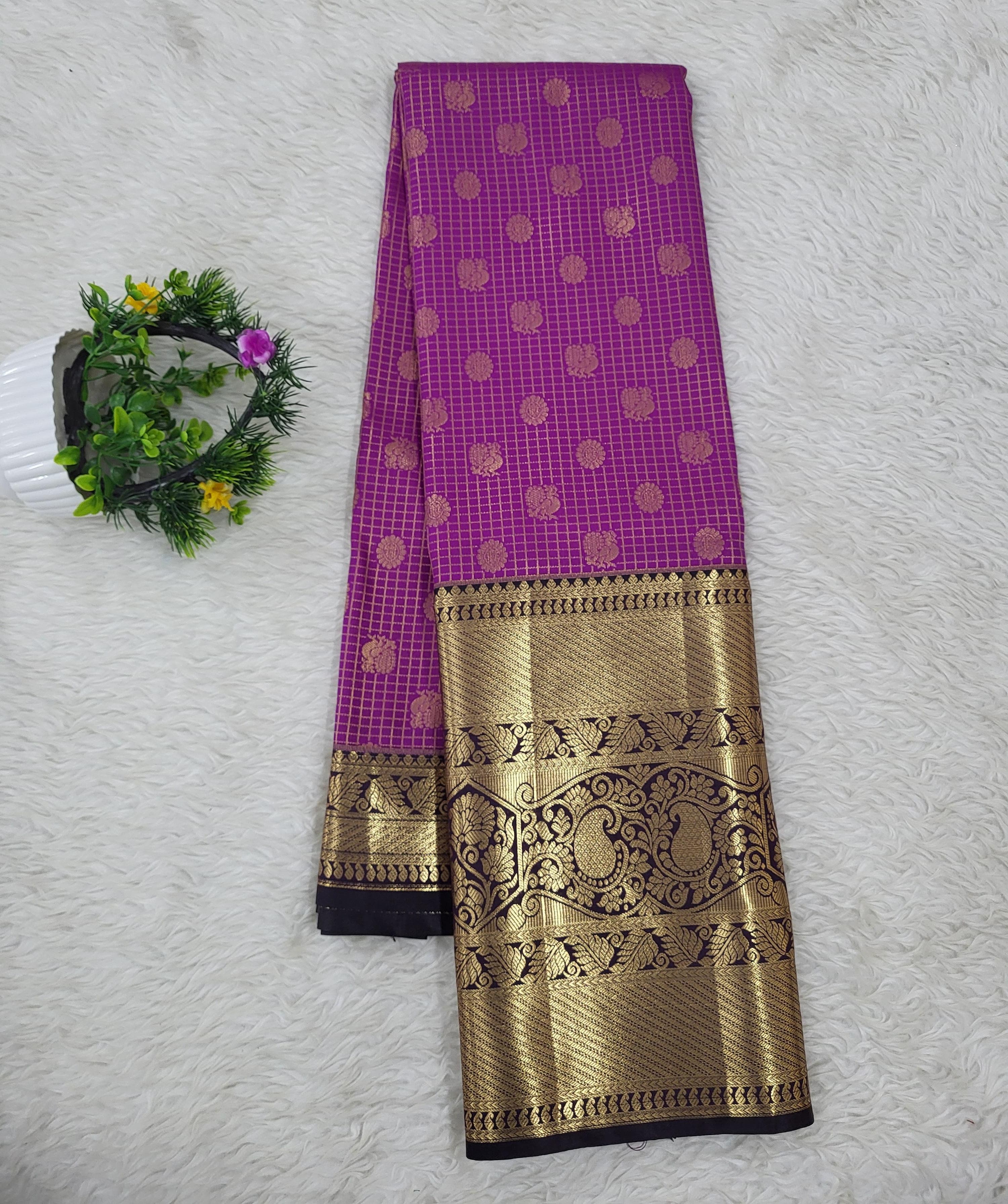 Semi kanchipattu Resham Cheeks Saree