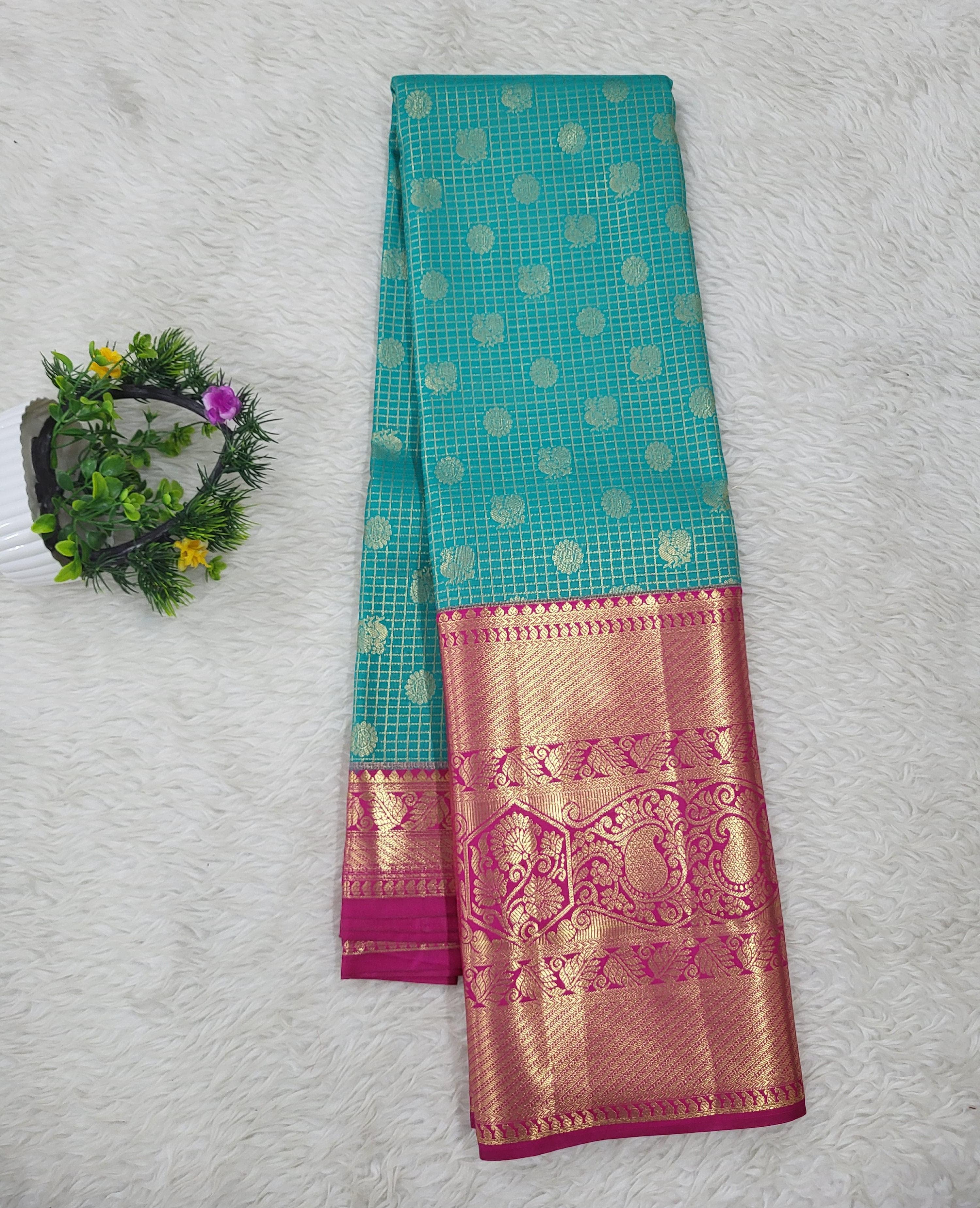 Semi kanchipattu Resham Cheeks Saree