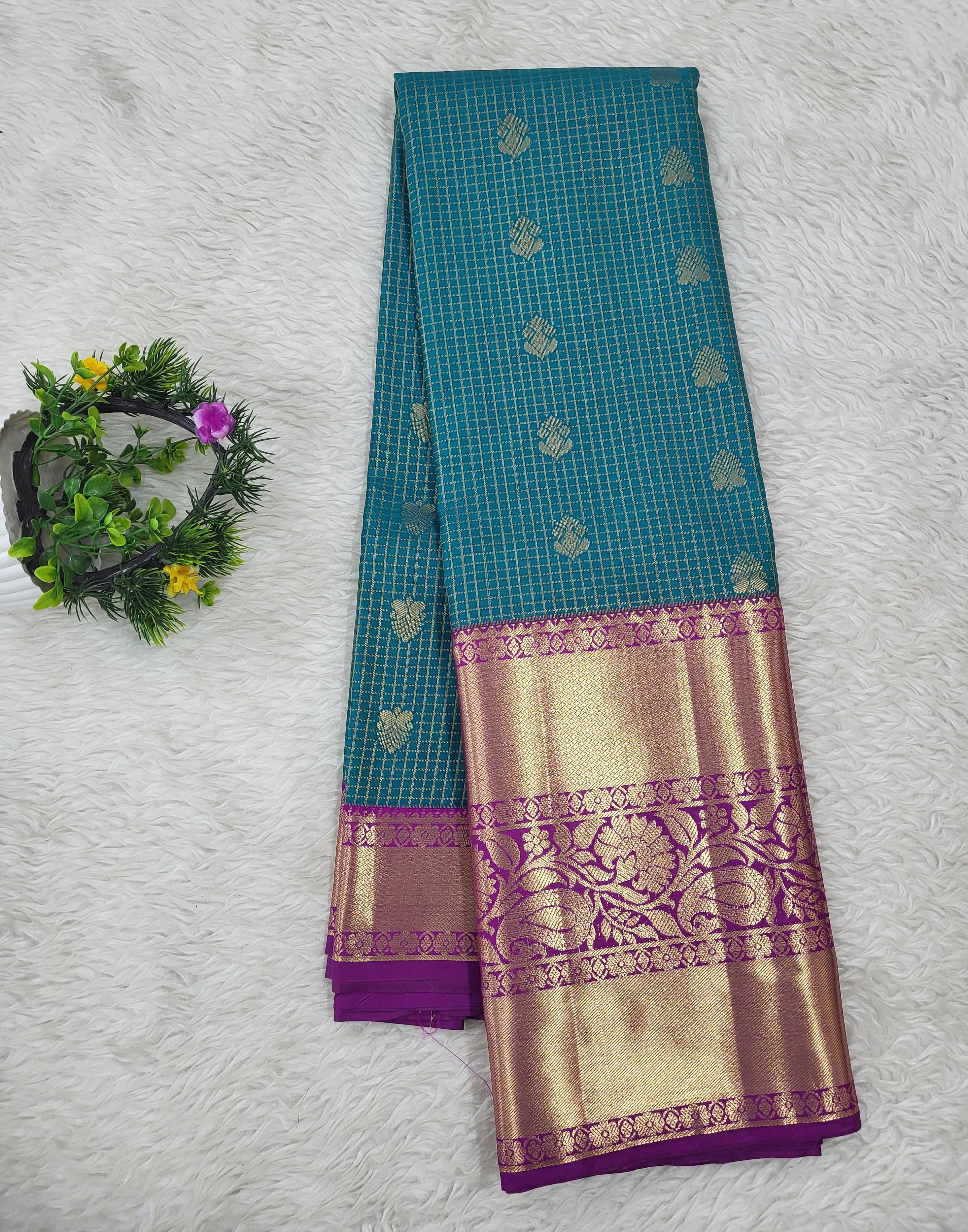 Semi kanchipattu Resham Cheeks Saree